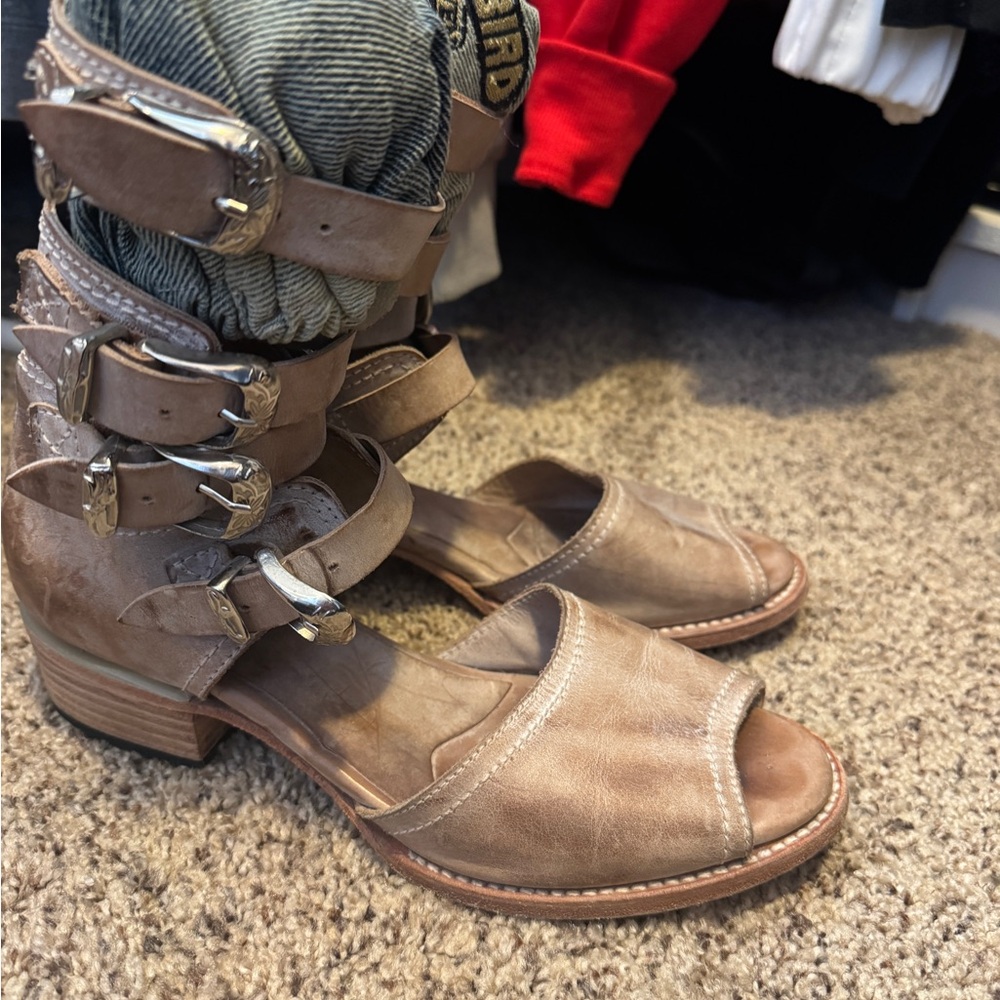 Stylish Tan Leather Sandals